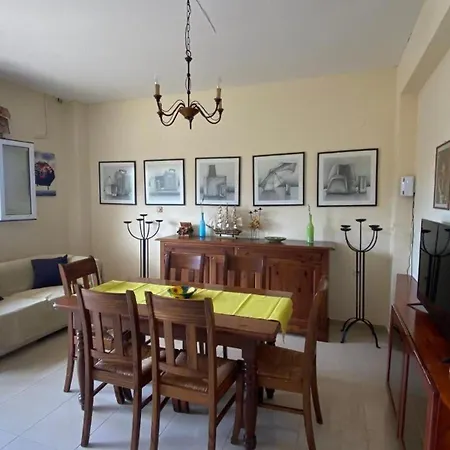 아파트 Suli Residences Pesádha